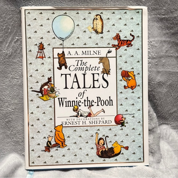 The Complete Tales of Winnie-the-Pooh A.A. Milne Hardcover w/ Dust Jacket - Picture 1 of 10